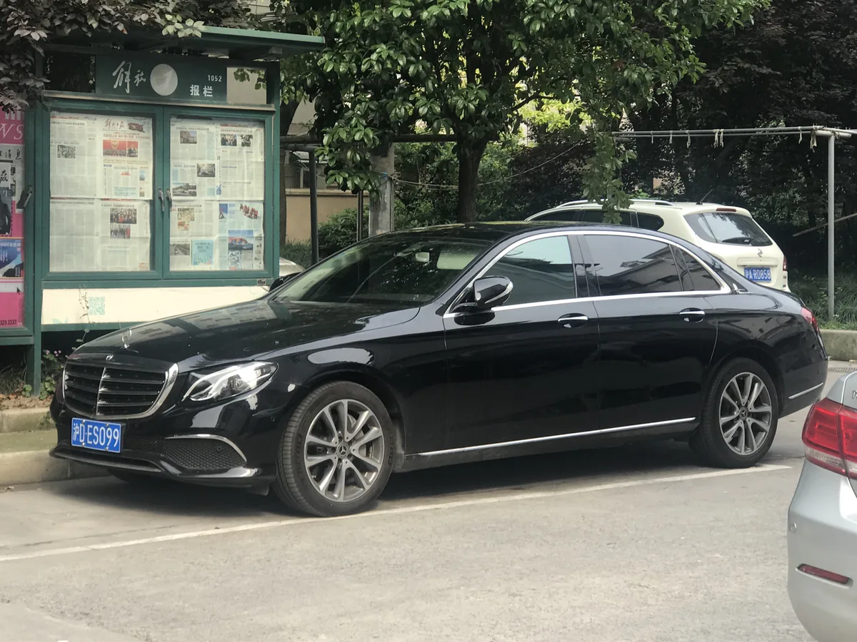 Black Mercedes E-Class executive car